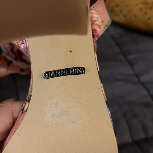 Gianni Bini summer dress shoes - Picture 4 of 4